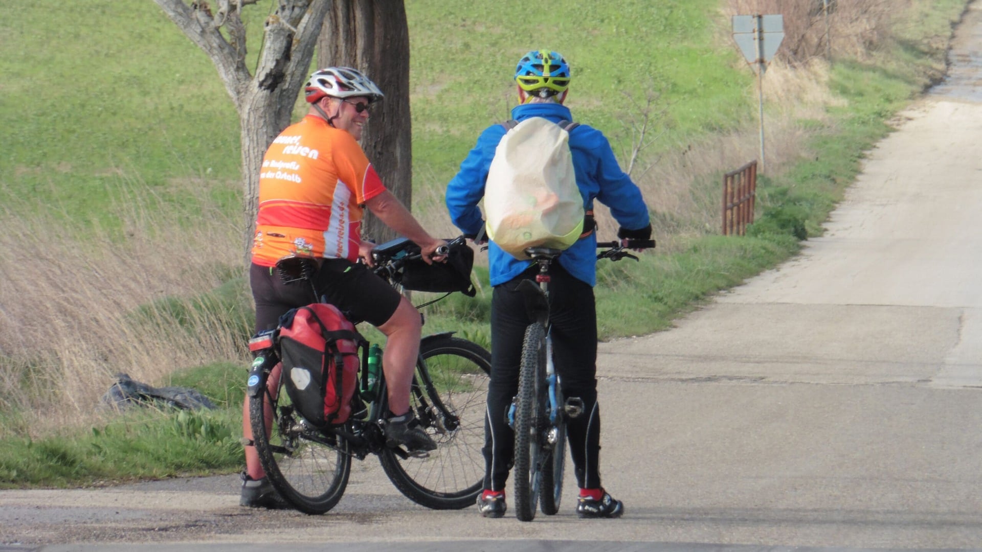 Italien Apulien - Radreiseleiter Paul Aubele und Dominik Kegel im Gespräch