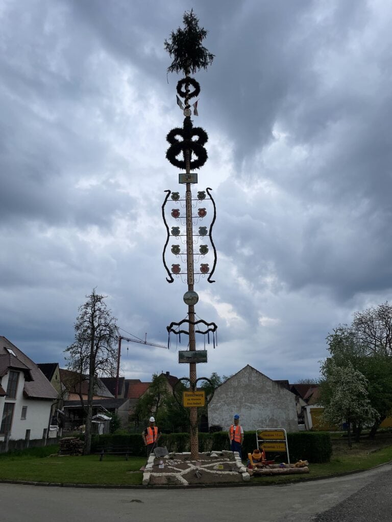Maibaum von Illenschwang in Mittelfranken