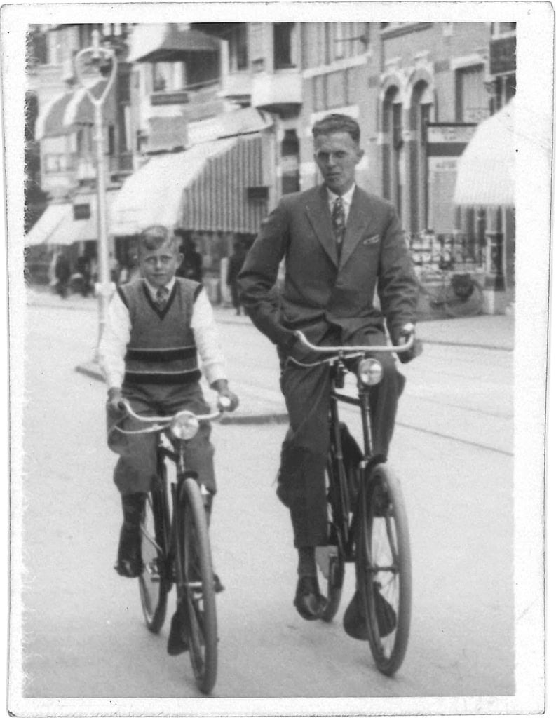 1930 Radausfahrt - Wenn der Vater mit dem Sohne einmal ausfährt.